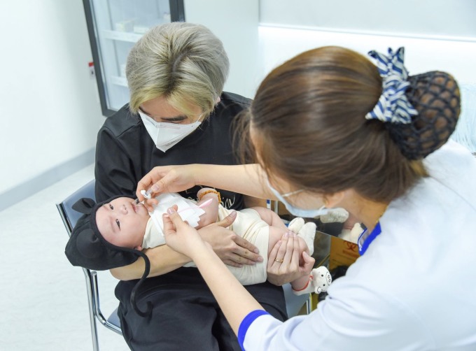 Tập đoàn dược phẩm Anh cam kết cung cấp vaccine mới cho Việt Nam