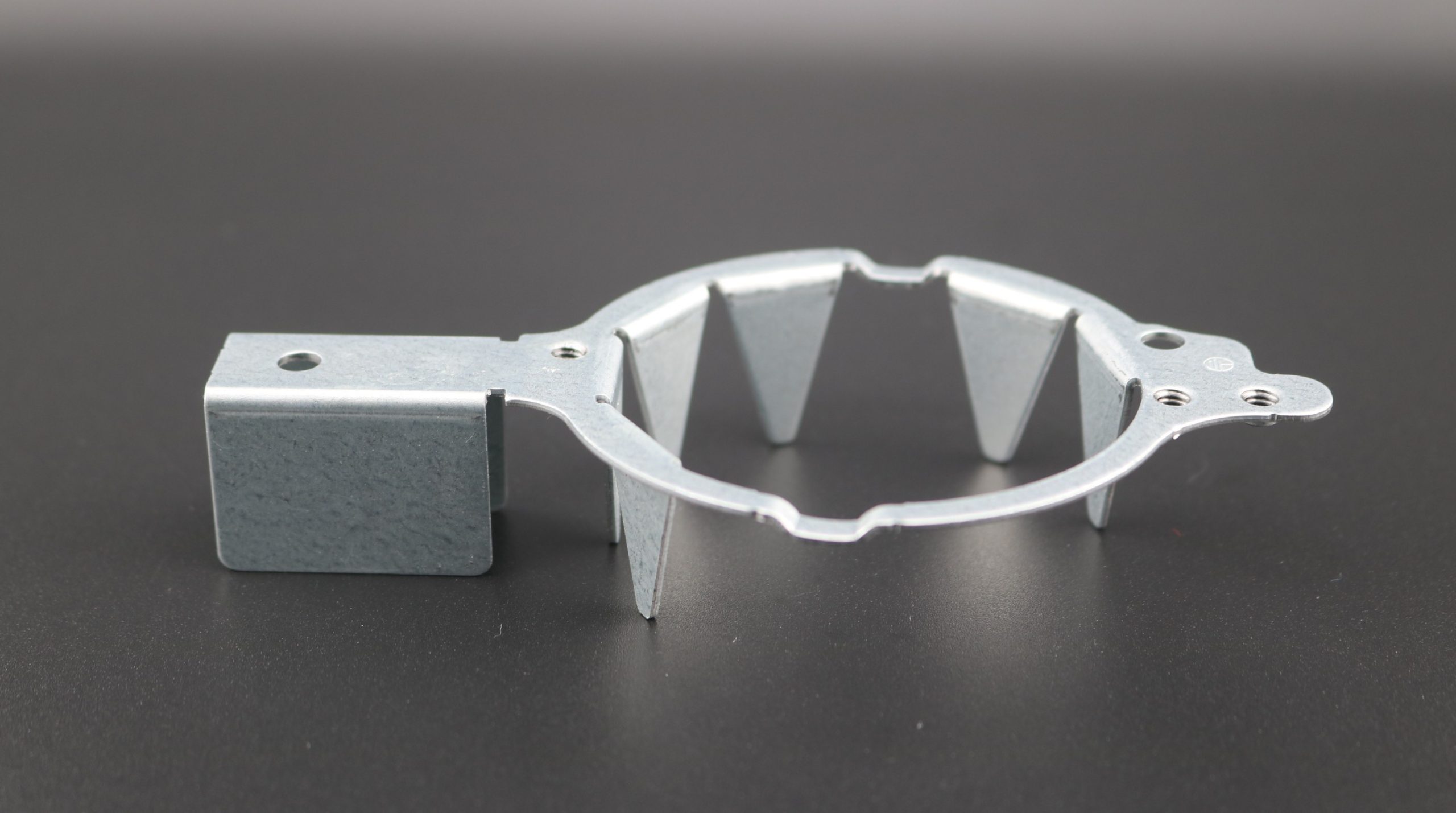 Motor plate