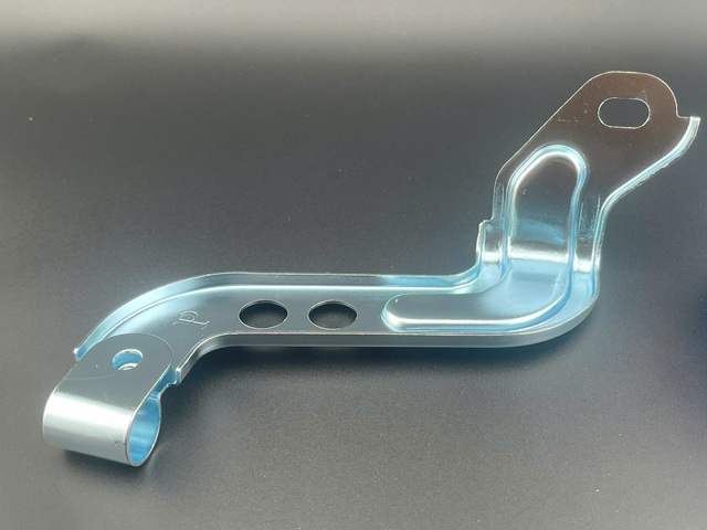 Fixing bracket